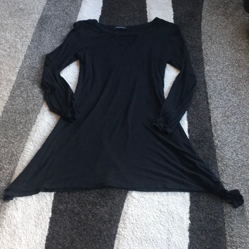 😎 Black tunic dress